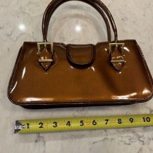Never carried like new LOVELY Antonio Scepi hazelnut brown patent handbag